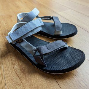 Teva sandals (10, like new)